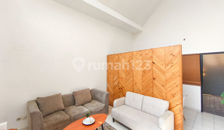 Rumah Strategis SHM 10 Menit ke Stasiun Rawa Buntu Hadap Timur J24417 2