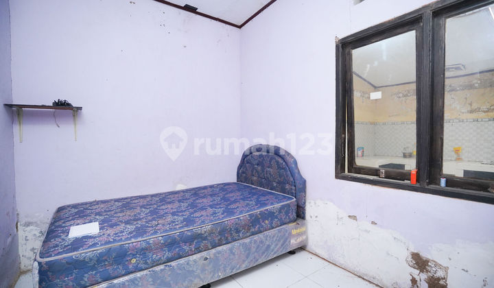 Rumah Hadap Selatan SHM dekat GrandLucky Supermarket BSD City Siap Huni J-23699 2