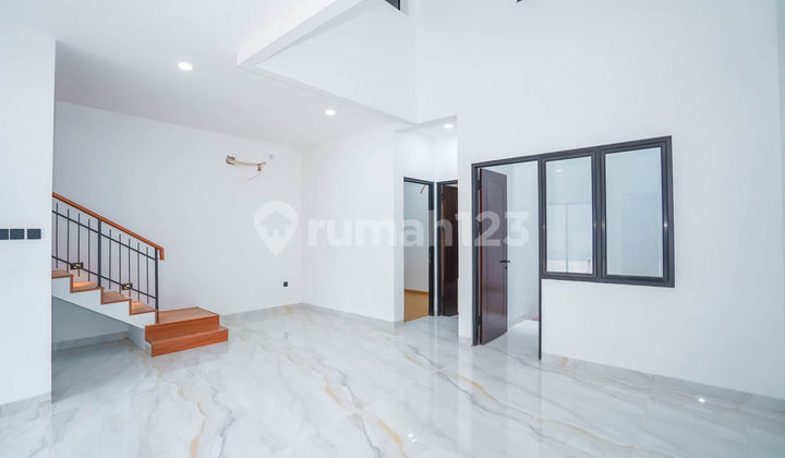 Strategic House 16 Minutes to Cilandak Town Square Flood-Free J40038 2
