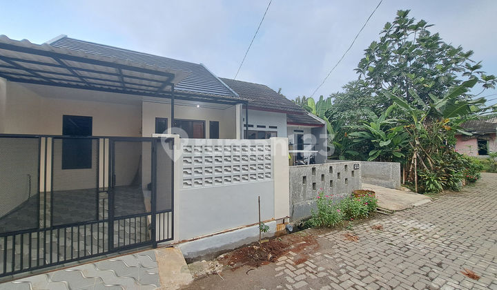 Minimalist House 16 Minutes to Mitra Keluarga BSD Hospital Ready to Occupy J38623