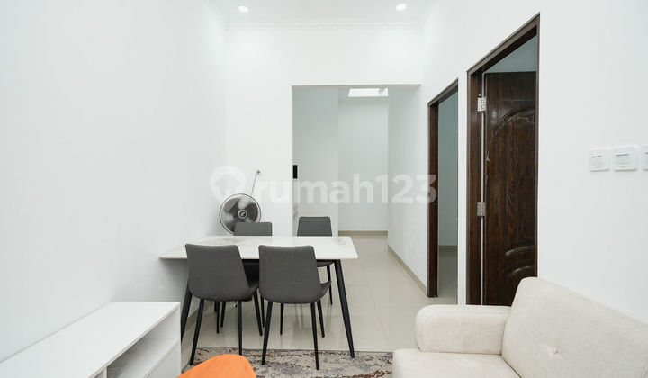Rumah Minimalis 15 Menit ke Terminal Bekasi SHM Hadap Utara J37294 2