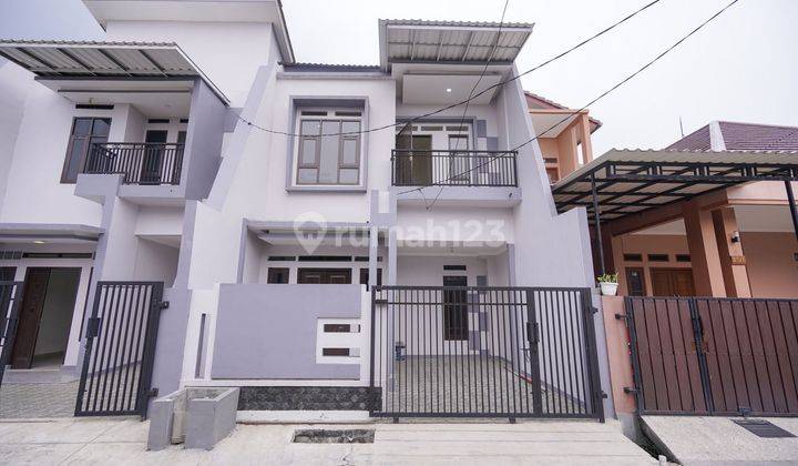 Rumah 2 Lantai 8 Menit ke Stasiun Bekasi Timur Siap Huni Bebas Banjir J27058 1