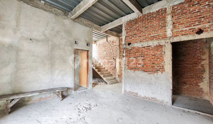 Rumah 8 Menit ke Plaza Taman Harapan Baru Bebas Banjir J-38804 2