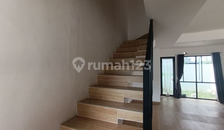 Minimalist House 5 Minutes to Karawaci Toll Gate 4 Facing South J26817 2