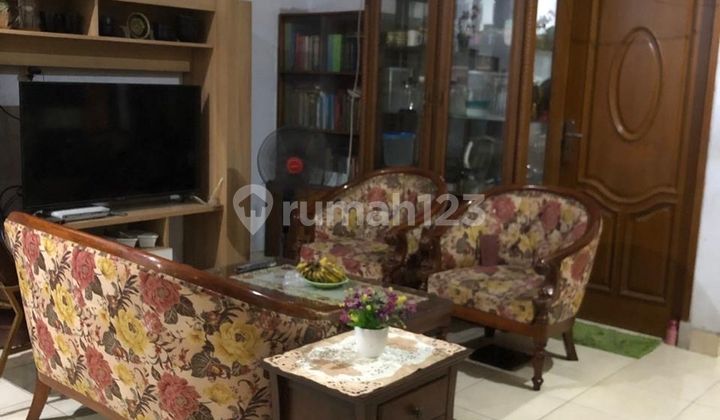Rumah Strategis 3 Menit ke Metropolitan Mall Bekasi SHM Hadap Utara J41258 2