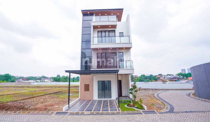 Rumah Strategis 16 Menit ke Cilandak Town Square Bebas Banjir J40038