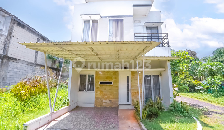 2-Story House with SHM 9 Minutes to Permata Depok Hospital Assisted by Mortgage J-38095