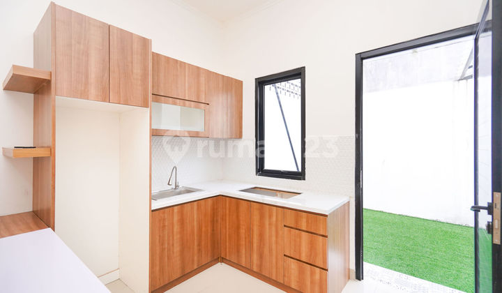 Rumah Strategis 2 Lantai 10 Menit ke RS EMC Pekayon Sudah Renov J24233 2