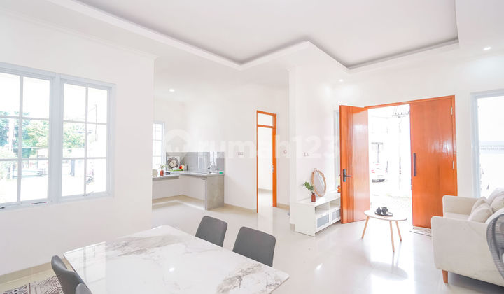 Rumah 2 Lantai SHM 7 Menit ke Mall Pesona Square Hadap Selatan J39938 2