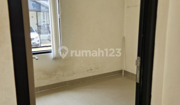 Ready-to-Occupy House near Living World Grand Wisata Bekasi with KPR Assistance J-32268 2