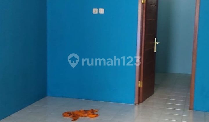 Well-Maintained House with SHM, 7 Minutes to Mitra Keluarga Jatiasih, Ready to Occupy J39183 2