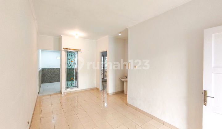 House 10 Minutes to Fresh Market Graha Bintaro SHM Assisted with Mortgage J-31991 House 10 Minutes to Fresh Market Graha Bintaro SHM Assisted with Mortgage J-31991