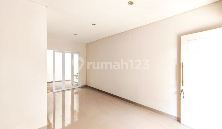 Beautiful Well-Maintained House 7 Minutes to Living Plaza Pamulang, Eligible for Mortgage J36134 2