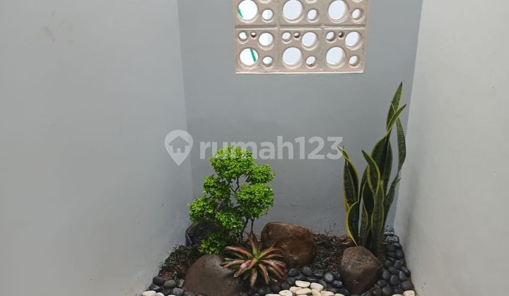Rumah 10 Menit ke Cibinong City Center SHM Hadap Timur J-37040 2