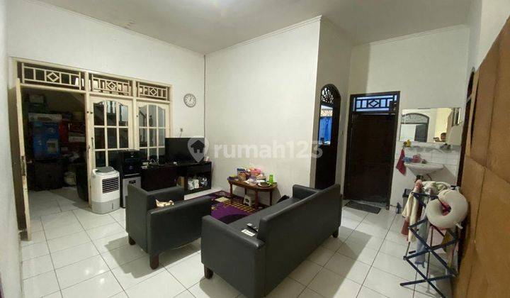 Rumah SHM 6 Kamar Tidur Hadap Selatan 15 Menit ke Lippo Mall Puri J28424 2