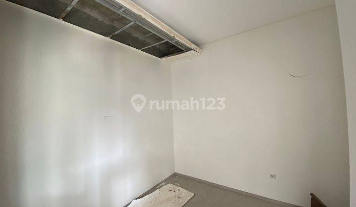 Rumah 2 Lt SHM 19 Menit ke Stasiun Serpong Free Renov Siap Huni J24421 2