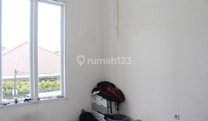 Rumah 2 Lt Hadap Selatan 8 Menit ke Stasiun Kebayoran Siap KPR Bisa Nego J23219 2