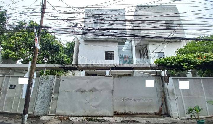 Rumah Strategis 4 Lt Hadap Selatan 6 menit ke Stasiun Kuningan Harga Nego J20698