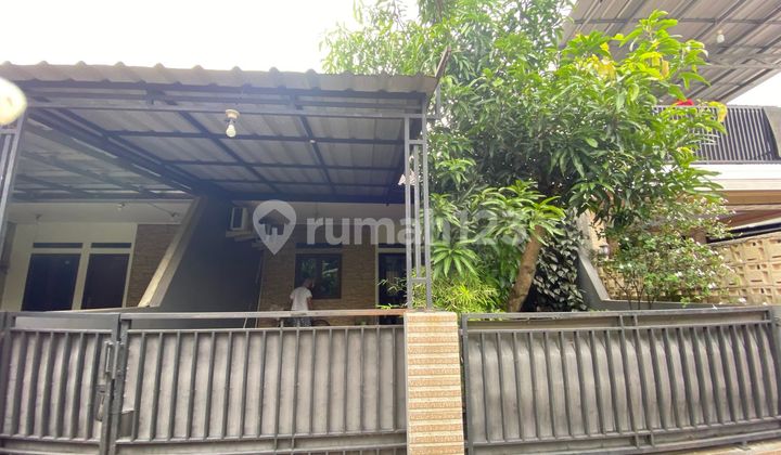 Rumah 1 Lt 15 18 Menit ke Living World Kota Wisata Hadap Utara J35124 Rumah 1 Lt 15 18 Menit ke Living World Kota Wisata Hadap Utara J35124