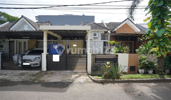 Rumah Strategis 10 Menit ke RS Medika BSD 1 Lantai Hadap Utara J21305