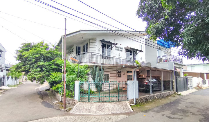 Rumah 5 Kamar Tidur SHM 14 Menit ke The Breeze BSD City J-31174