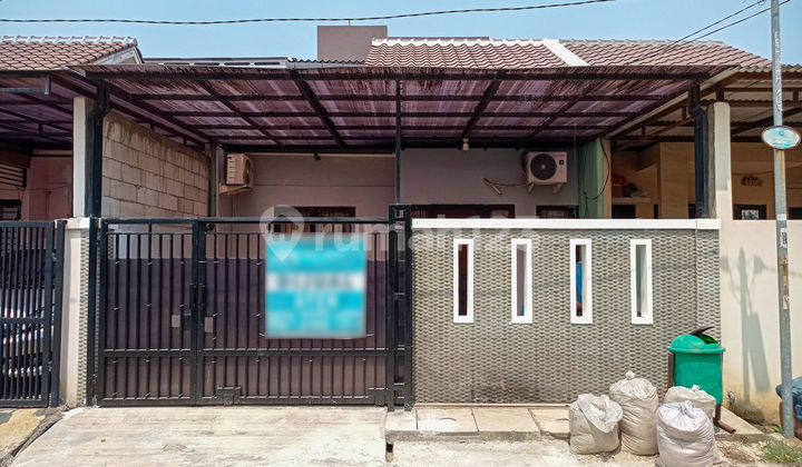 2-Storey SHM House Ready to Occupy, 15 Minutes to Mall Balekota Tangerang, KPR Ready J-24913 2-Storey SHM House Ready to Occupy, 15 Minutes to Mall Balekota Tangerang, KPR Ready J-24913