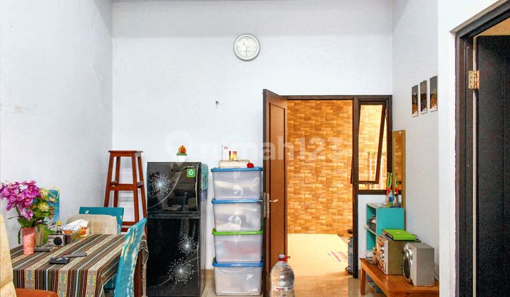 Well-Maintained 1-Story House 15 Minutes to Cimanggis Toll Gate Ready to Occupy J21934 2