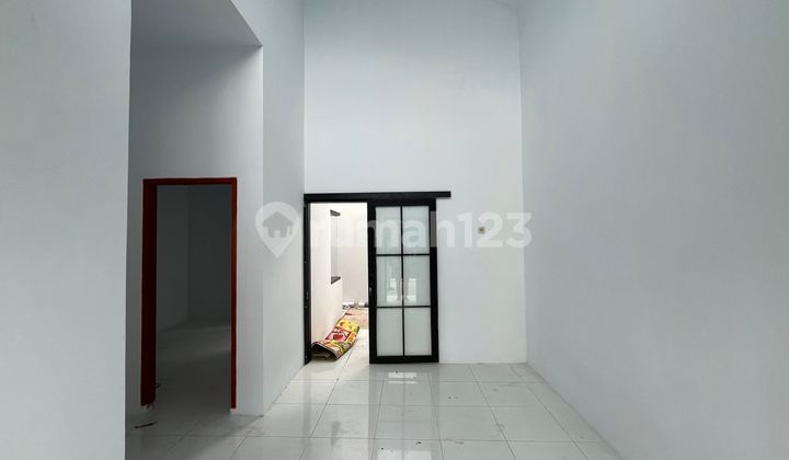 House 18 Minutes to Plaza Metropolitan, Freehold East-Facing, Ready for KPR J-37624