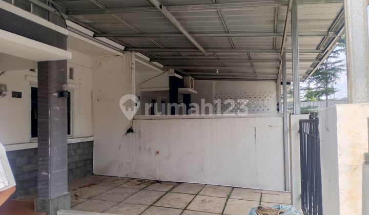 Land area 111 sqm with SHM (Certificate of Title), 10 minutes to Vivo Sentul Mall, KPR J-32436 assisted. 2