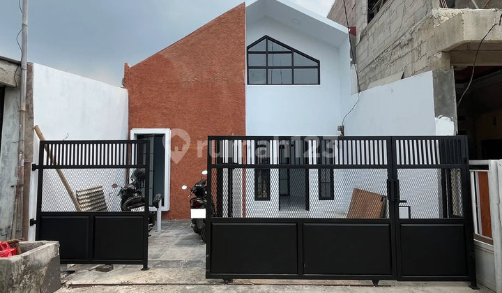 House 18 Minutes to Plaza Metropolitan, Freehold East-Facing, Ready for KPR J-37624