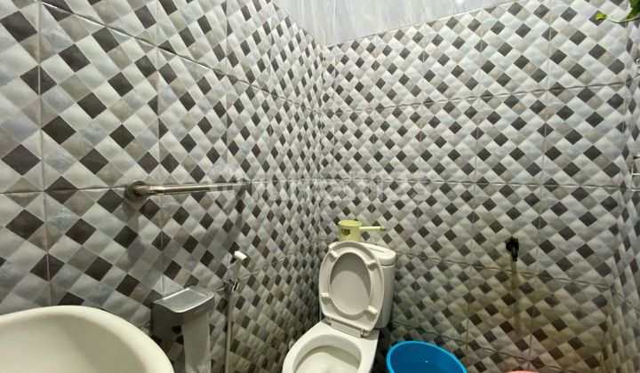 Ready-to-Live House 10 Minutes to Cibubur Toll Gate 2 Flood-Free J38684