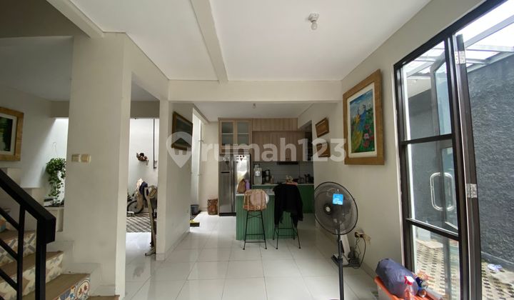 4-Bedroom House, Strategically Located 6 Minutes to Mitra Keluarga Cibubur Hospital, Eligible for Mortgage J39551