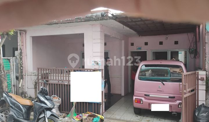 House 15 Minutes to Mall Paradise Walk Serpong with SHM Title, Assisted with Mortgage J-33342