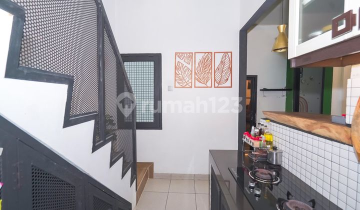 LB 136 South-Facing House 10 Minutes to Citra Medika Hospital Depok J-37118 2