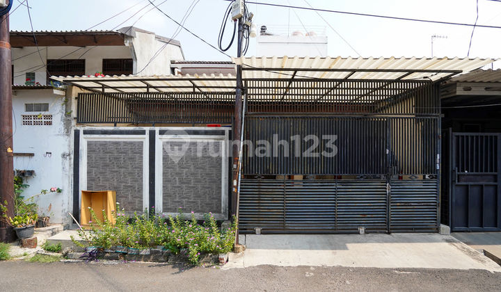 Rumah Luas 2 Lantai Dekat Gerbang Tol Cengkareng Hadap Utara J25349
