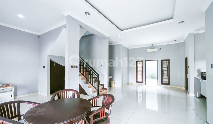Rumah 3 Lt SHM 7 Menit ke Cibubur Junction Dibantu KPR J-30606 2