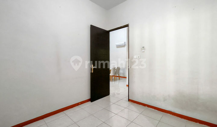 Land Area 90 Ready-to-Live House Near Parung 15 Minutes to Health Facility Facing North J27689 2