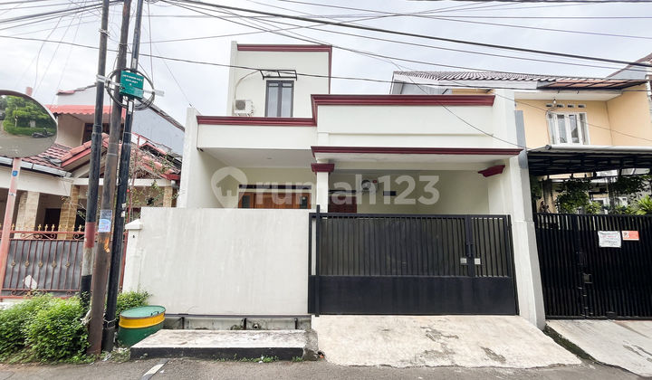 Rumah Hadap Utara LB 180 Siap KPR 15 Menit ke Stasiun Klender J-34316 Rumah Hadap Utara LB 180 Siap KPR 15 Menit ke Stasiun Klender J-34316