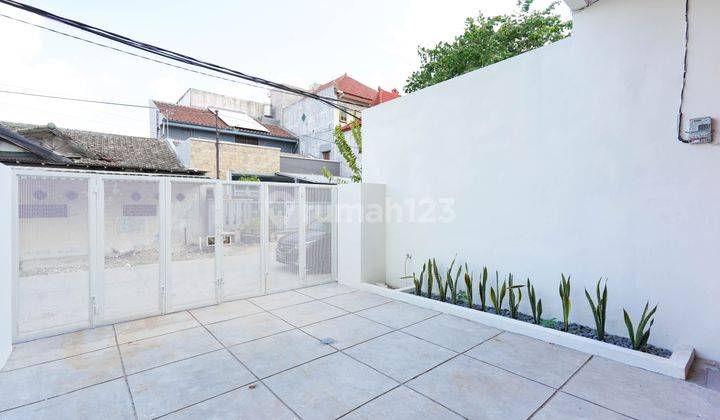 Rumah Dijual 2 Lantai Jalan Alpukat Harapan Indah Bekasi, Nego 25