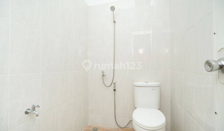 Rumah SHM Semi Furnished dekat Mall dan Sekolah di Cibubur J15973 2