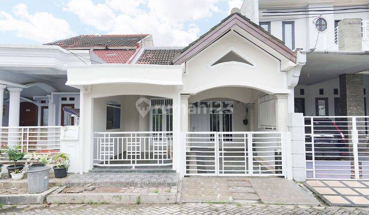 Rumah Hadap Selatan dekat Grand Wisata, Bekasi Semi Furnished J21347 1