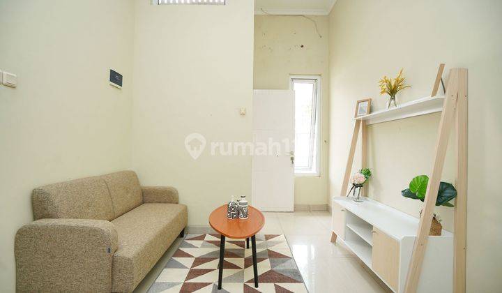 Rumah di Jakarta 10 menit ke Gerbang Tol Cimanggis Semi Furnished Dibantu KPR J19366 2