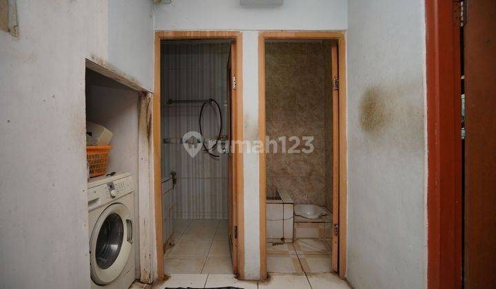 Rumah Hook Luas 2 Lt Bebas Banjir 10 Menit ke Stasiun Bekasi Siap KRP J23679 2