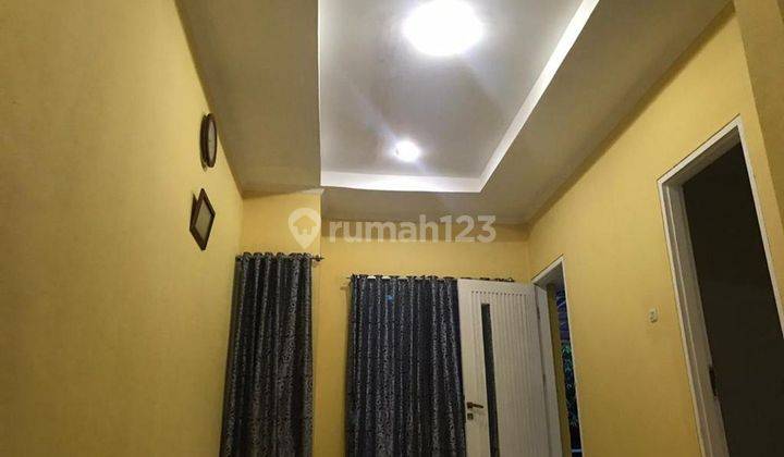Rumah Seken Terawat 3 Menit ke Terminal Serpong Park Dibantu KPR J-17494 2