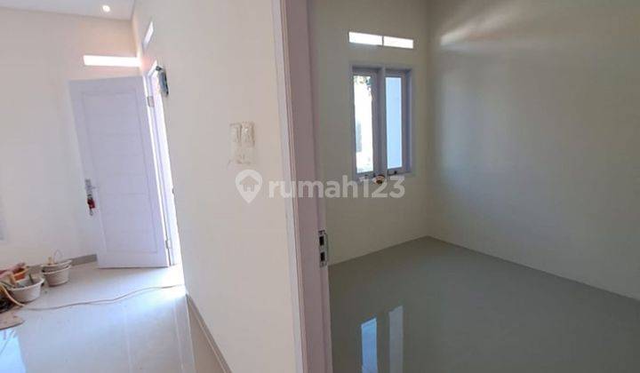 Rumah Strategis 15 Menit ke RS Permata Depok SHM Dibantu KPR J24023 2