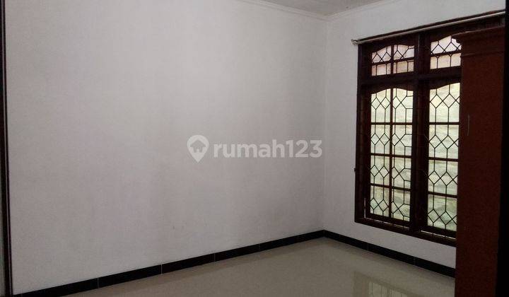 Rumah 5 Kamar Tidur SHM Siap KPR 13 menit ke Bekasi Junction J27819 2