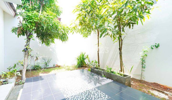 Rumah 2 Lt Semi Furnished Bisa Nego 10 menit ke ITC BSD City J20909 2