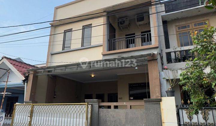 Rumah SHM 6 Kamar Tidur Hadap Timur 10 Menit ke Sumarecon Mall Bekasi J30635 1