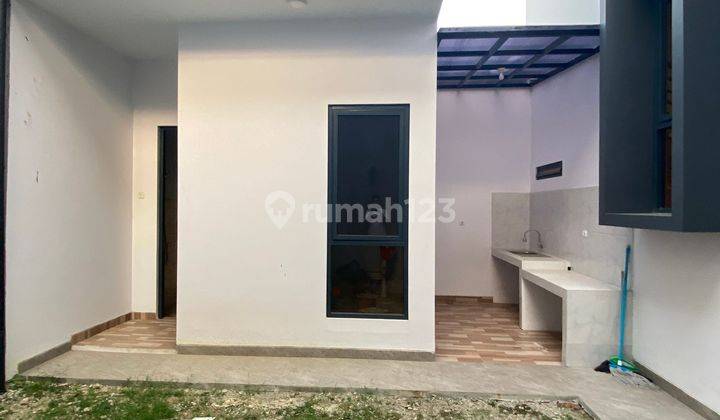 Rumah 3 Lt Hadap Selatan 8 Mnt ke Living World Kota Wisata Siap KPR J27203 2