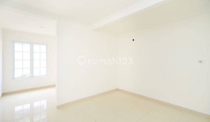 Rumah Strategis Semi Furnished 9 Menit ke Mall Cipinang Indah Siap KPR J22395 2